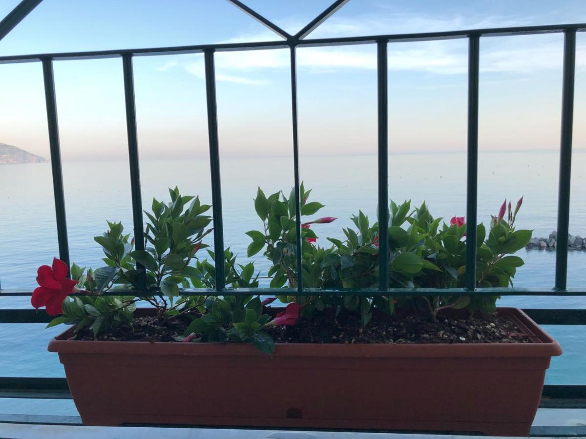 Bea'S Apartment - The Window To The Sea - Seafront Monterosso al Mare Exteriör bild